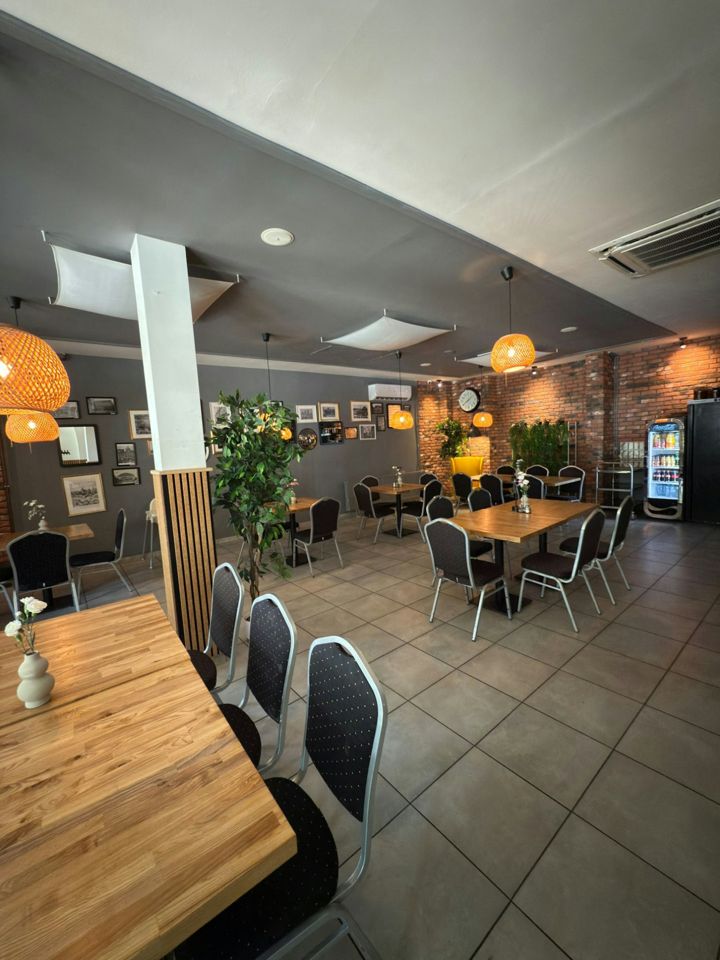 Duża sala restauracji
